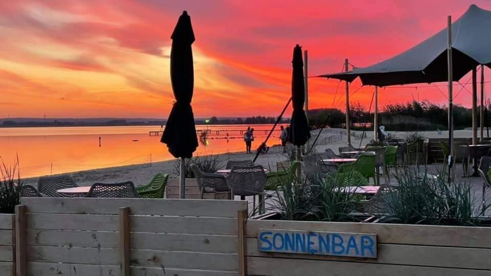 Seeliebe, 300 Meter Zum Wasser, Mit Terrasse Und Garten Lembruch Exterior photo
