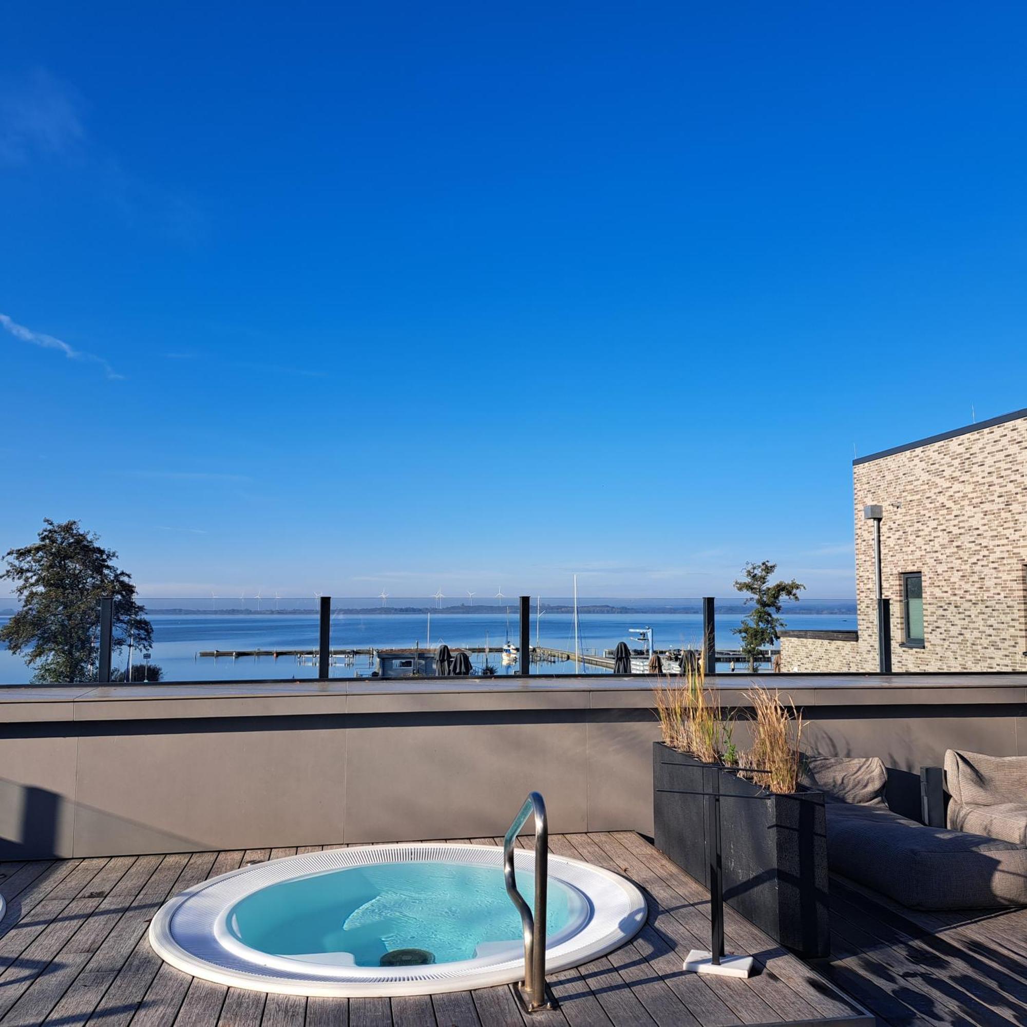 Seeliebe, 300 Meter Zum Wasser, Mit Terrasse Und Garten Lembruch Exterior photo